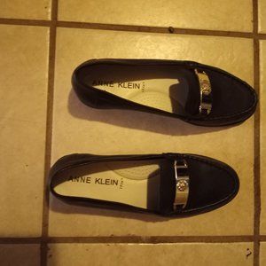 ANNE KLEIN NADDIE LOAFER Black Size 8 Worn Once